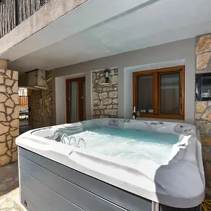 Loro With Jacuzzi Ferienhaus