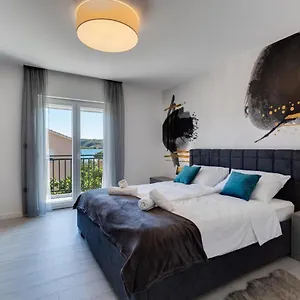 By The Sea Apartment
